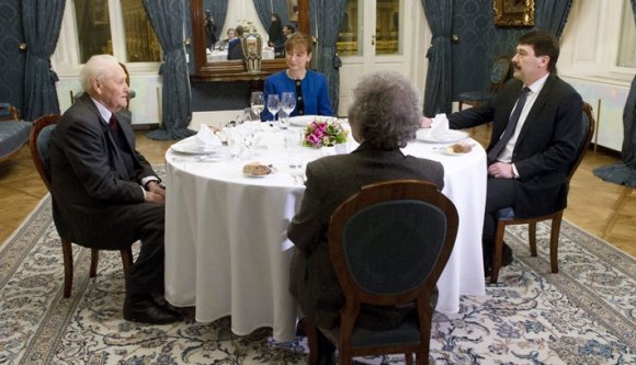 Kányádi Sándor Áder Jánosnál vacsorál