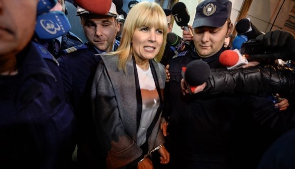 Megy vissza a rendőrségi fogdába Udrea