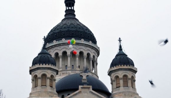 Magyaromán lufik a kolozsvári égen