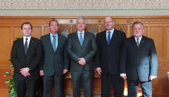 Szilágyi: nincs „ki jobb barátja a Fidesznek” verseny