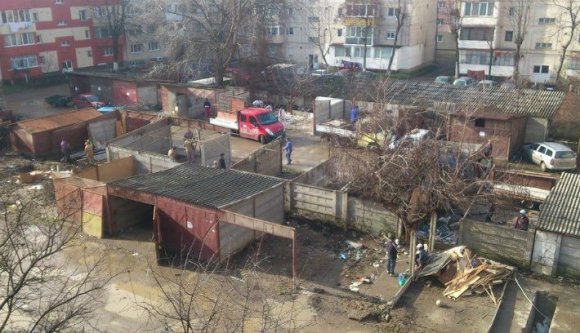 Bringatárolókkal puhítanák a radikális garázsbontást