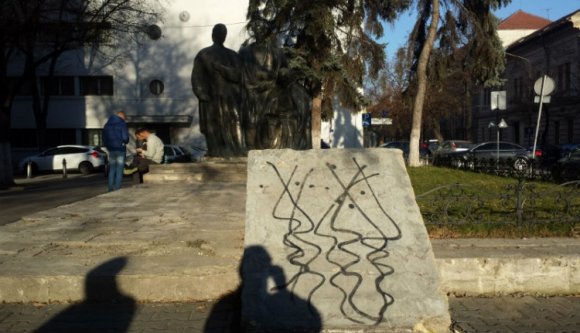 Hogy hívják a három román nemzeti hőst?