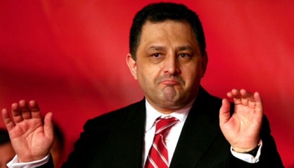 Már megint egy politikust bánt a DNA