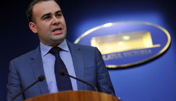 A pénzügyminiszter a DNA ügyészei előtt