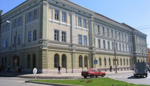 Az USA figyelemmel követi a Mikó-pert