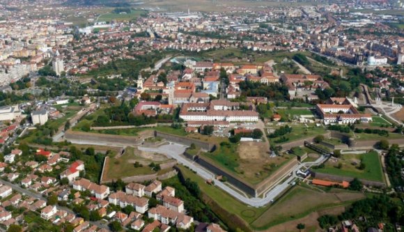 Lopják a szobrokat a gyulafehérvári várból