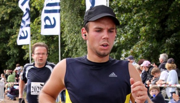 Romániai gyökerei is vannak az ámokfutó pilótának