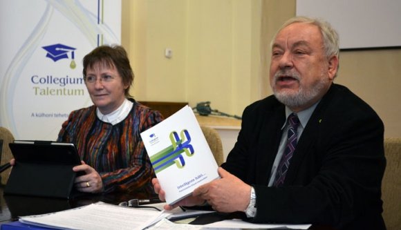 Elit gondozó tehetséget keres