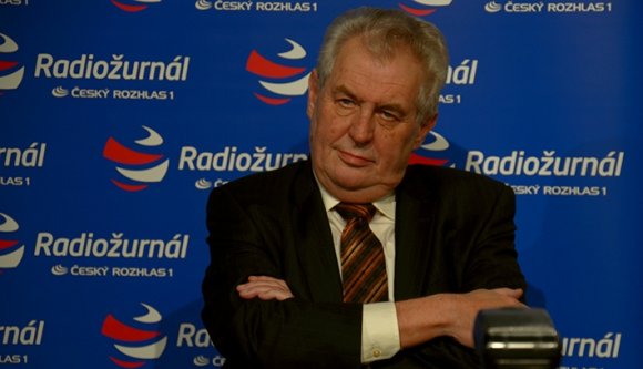 Erélyesen beszólt az Egyesült Államok prágai nagykövetének a cseh államfő