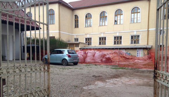 Iskolaudvaron terjeszkedik a temesvári ortodox érsekség