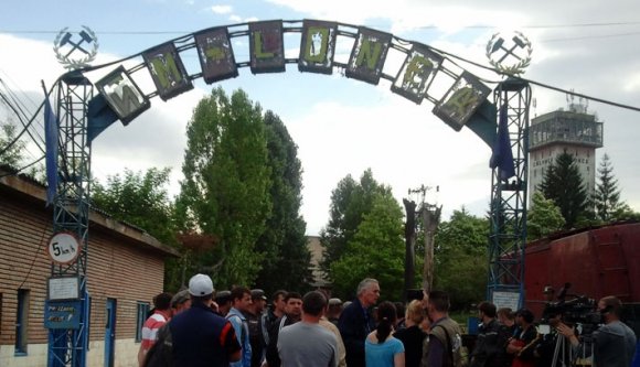 Nem jönnek fel a bányából, ha nincs báránypénz