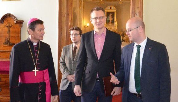 Rétvári: Magyarország továbbra is felelősséget visel a határon túliakért