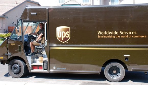 Európában terjeszkednek az amerikai csomagküldők