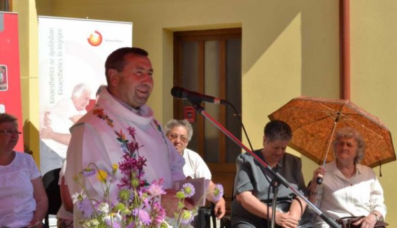 Bűn Mezei Jánosért imádkozni?