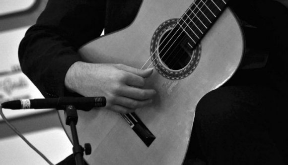 Mától versenyeznek a gitárok a Székelyföldön