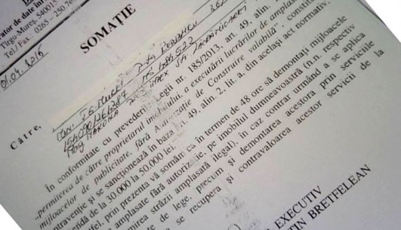 40 háztulajdonost szólítottak fel a táblák levételére