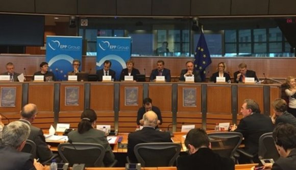 Tőkés: kisebbségi humánkatasztrófa fenyeget Székelyföldön