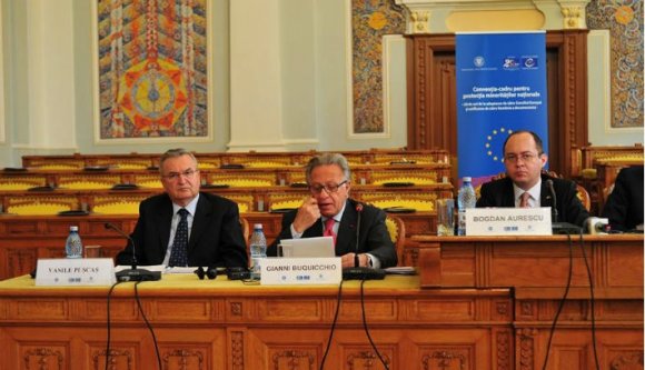 Kisebbségvédelmi konferencián  „bélyegezték” meg az autonómiát