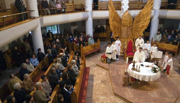 Csíkszereda korrupcióval vádolt elöljáróiért imádkoztak