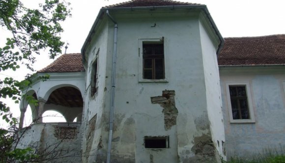 Pályázati pénzből újul meg a miklósvári kastély