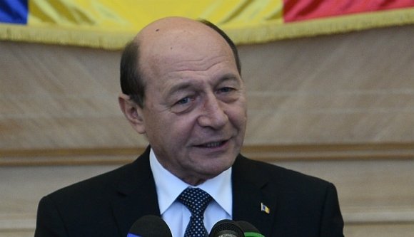 Băsescut kísérti a múltja: bűnvádi eljárás indult ellene