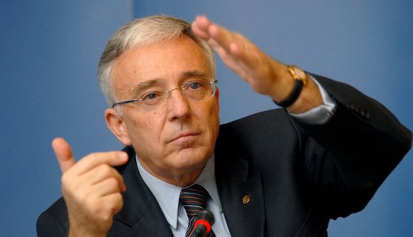 Új IMF-hitelre lesz szükség az adócsökkentéshez