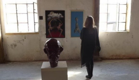 Fekete lepellel letakart műtárgyak a Múzeumok Éjszakáján