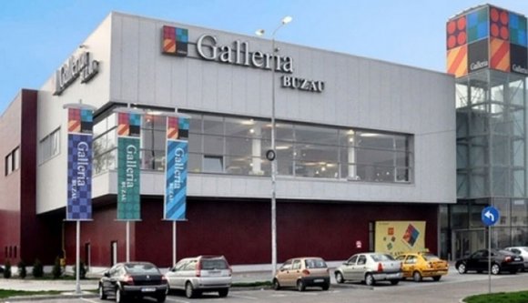 Két per között Justitia felpróbál egy-két szoknyát