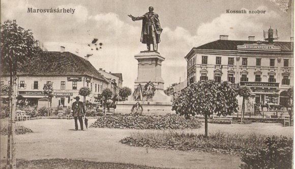Kiszorított helyzetben avattak Kossuth-szobrot Vásárhelyen