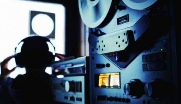 A titkosszolgálat üldözi az SZNT-t?