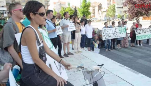 Izmosodik a civil ellenállás Szeredában