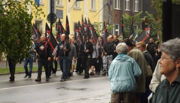 Feljelenti a HVIM-et Guruianu