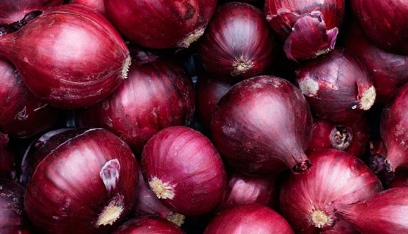 Ismét piszkálják a hatóságok a kibédi hagymaárusokat