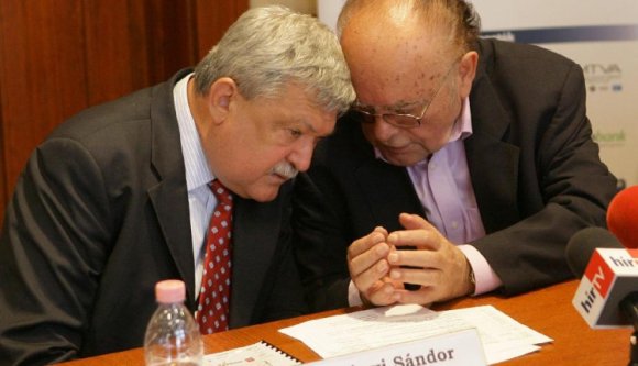 Ezért került nehéz helyzetbe Erdélyben Csányi és Demján