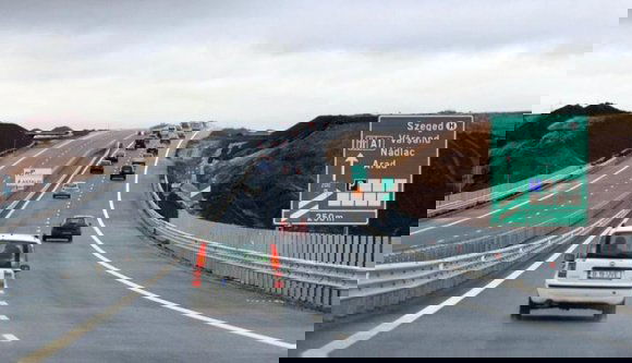 Egybekelt a magyar és román autópálya a nagylaki határnál