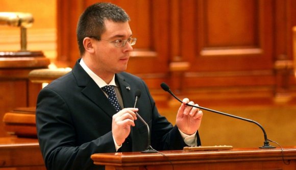 Ellenzéki diadal: megszavazták Ungureanu kinevezését a SIE élére