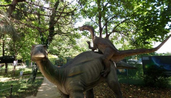Ez komoly: dinoszaurusz-fesztivált rendeznek Erdélyben