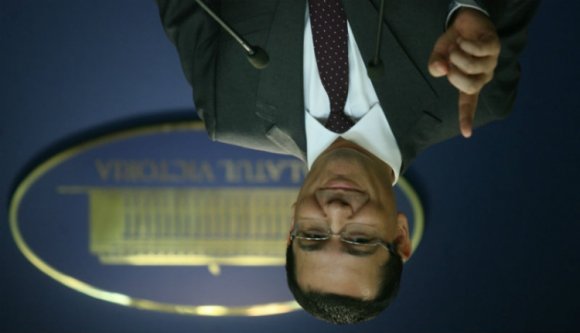 Victor Ponta hazajött. Lássuk, lemond-e?