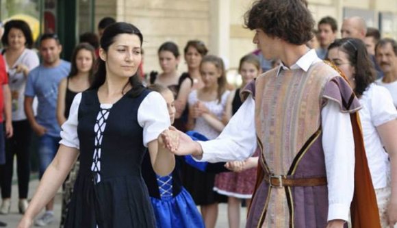 Régizenétől hangos a héten Csíkszereda