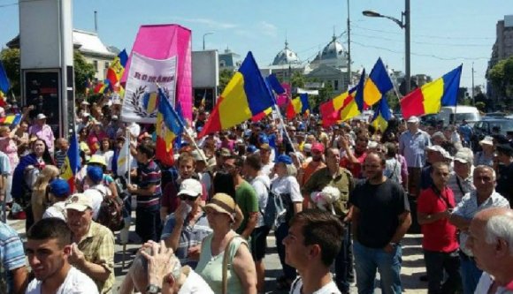 A nagy bukaresti unionista tüntetésen összevesztek a románok a... románokkal