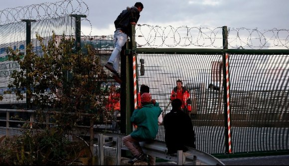 Egyre nagyobb a gond Calais-ban a migránsok miatt