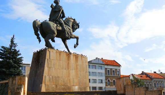 A vandál szoborrongálók nem képesek leállni