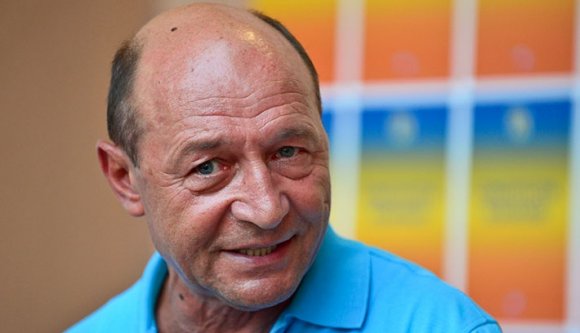 Băsescu is felpattant a nackórollerre