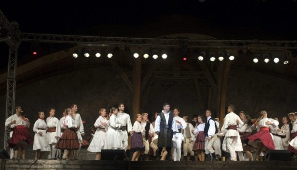 Rockopera főszereplőjeként hódított Csaba királyfi a csíksomlyói nyeregben