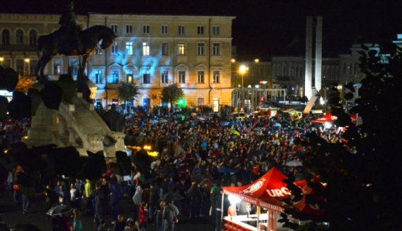 A Republic Cipő nélkül és esőben is megtöltötte a Főteret
