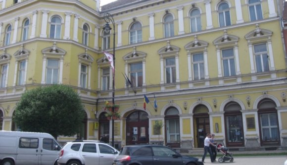 Antal: kettős mércét alkalmaznak a zászlóügyben