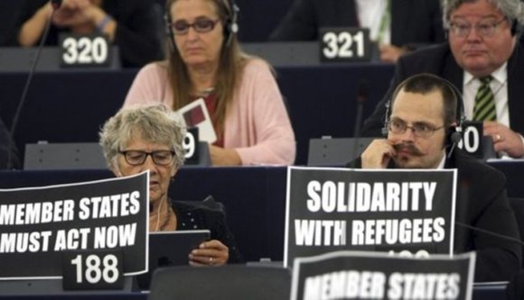Az EP megszavazta a 120 ezer menekült elosztását