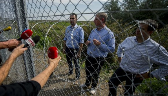 Gyurcsány Ferenc: rendőrök támadtak a békés tömegre!