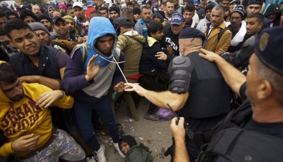 Romániába is küldetne migránsokat a horvát kormányfő