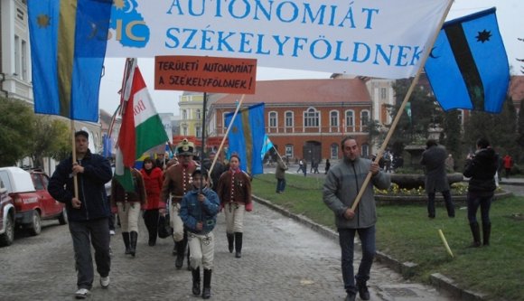 Mit tartalmaz a SRI-jelentés az autónomiaharcról?